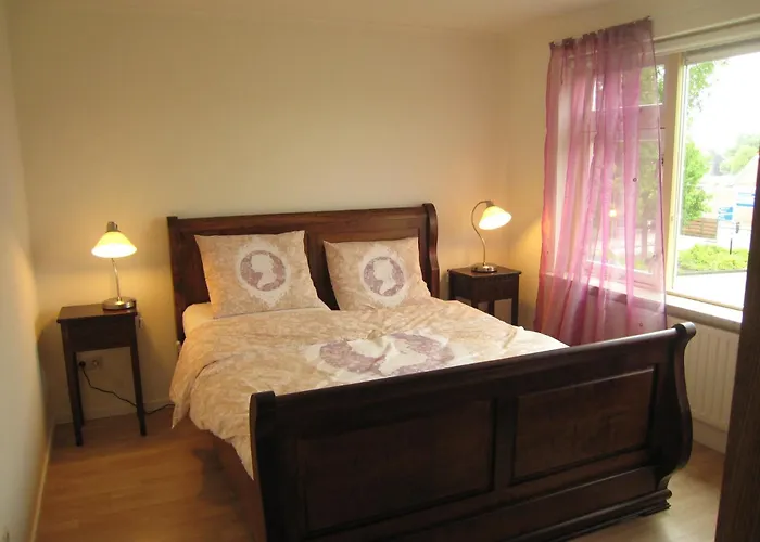 Charming By The West-Graftdijk